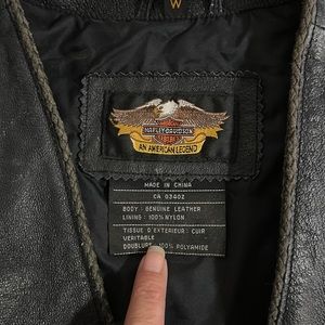 Large leather Harley Davidson zip up vest